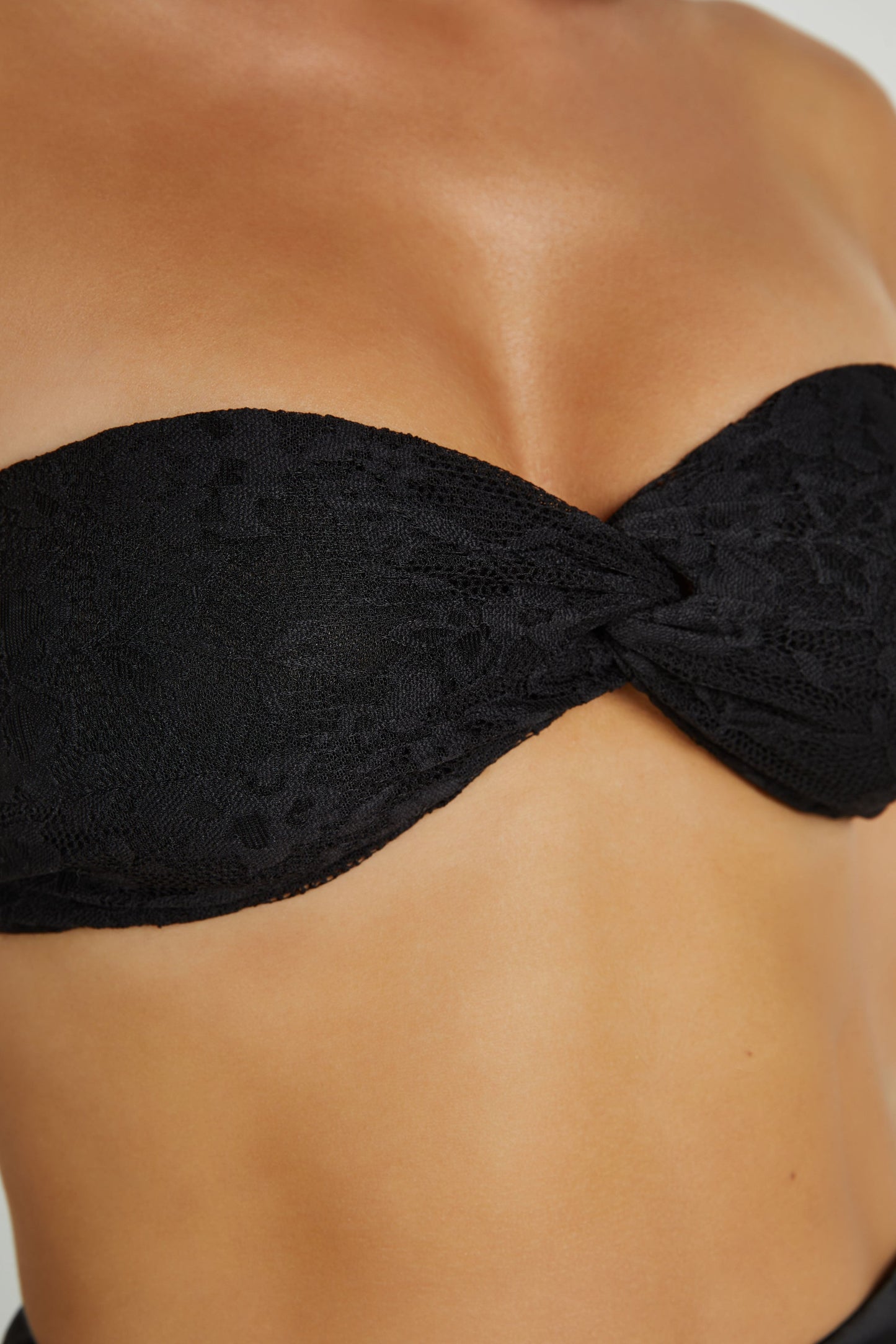 Mia Strapless Twist Top - Black