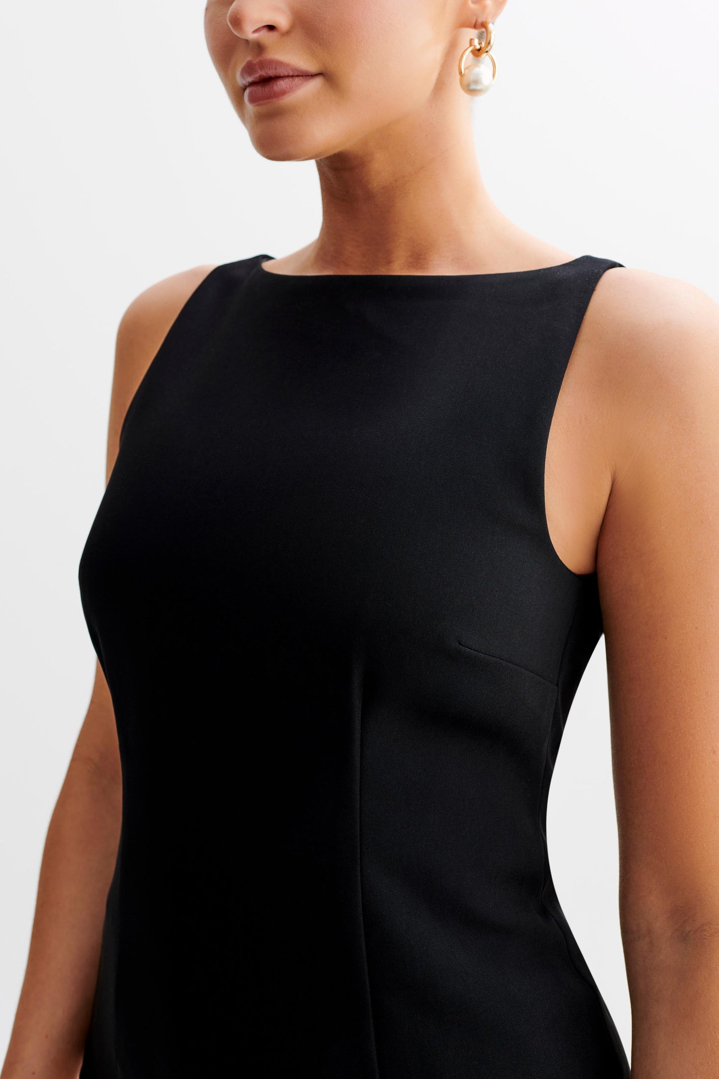 Angela Sleeveless Suiting Top - Black