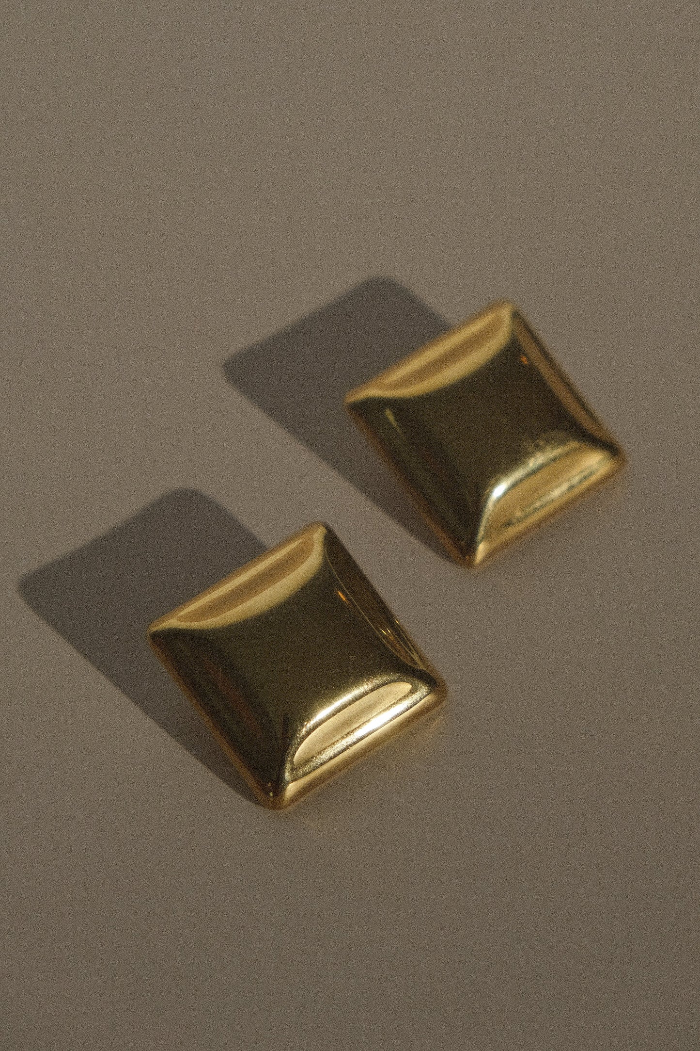 Wilma Square Earrings - Gold