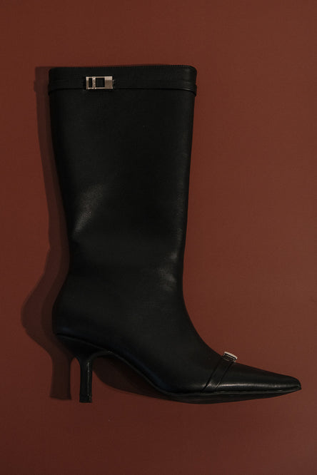 Image of black boots.